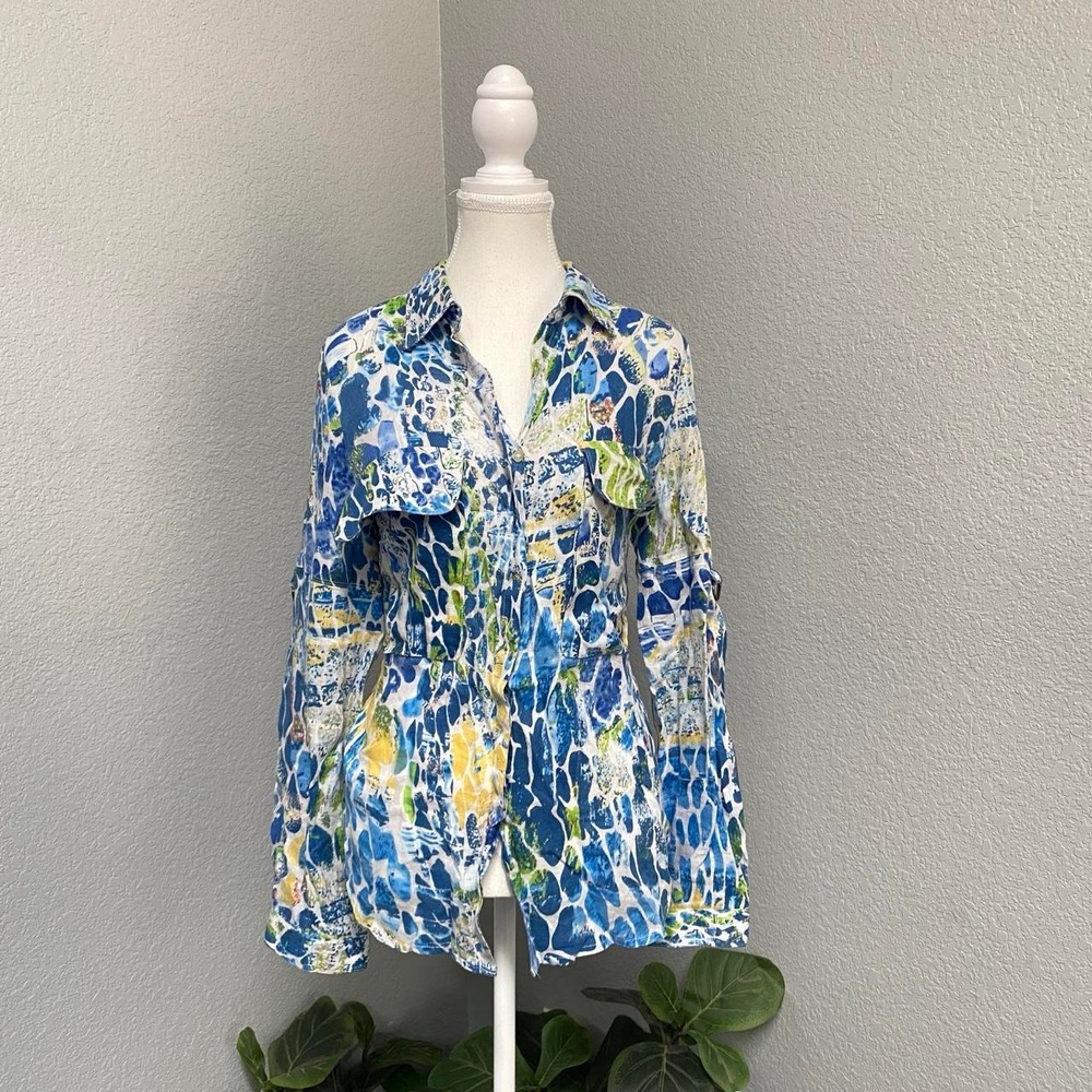 ALBERTO MAKALI ABSTRACT BLUE GREEN WHITE ARTSY LINEN BUTTON DOWN TOP